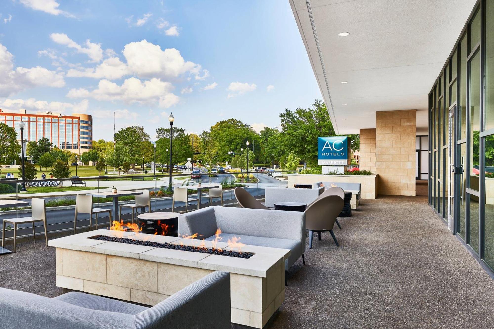 Ac Hotel By Marriott Huntsville Downtown Esterno foto